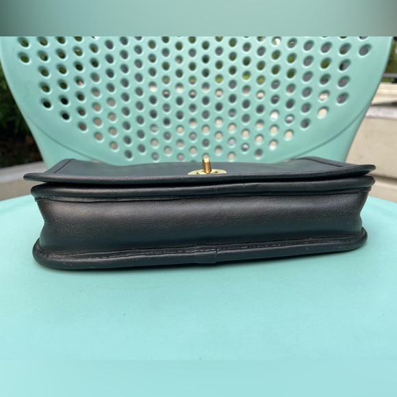 Vintage Coach Pocket Purse (#9755) - Picture 9 of 11